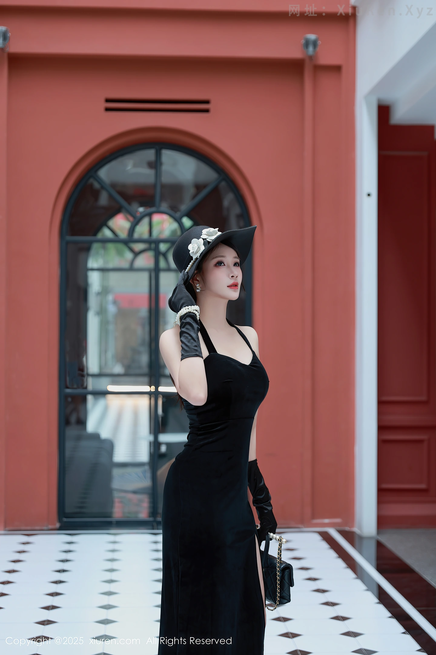 图片[3]-[XiuRen秀人网]VOL.10509 模特南乔性感黑色连衣裙+紫色情趣内衣秀柔美身姿撩人诱惑写真89P-秀人网官方网站